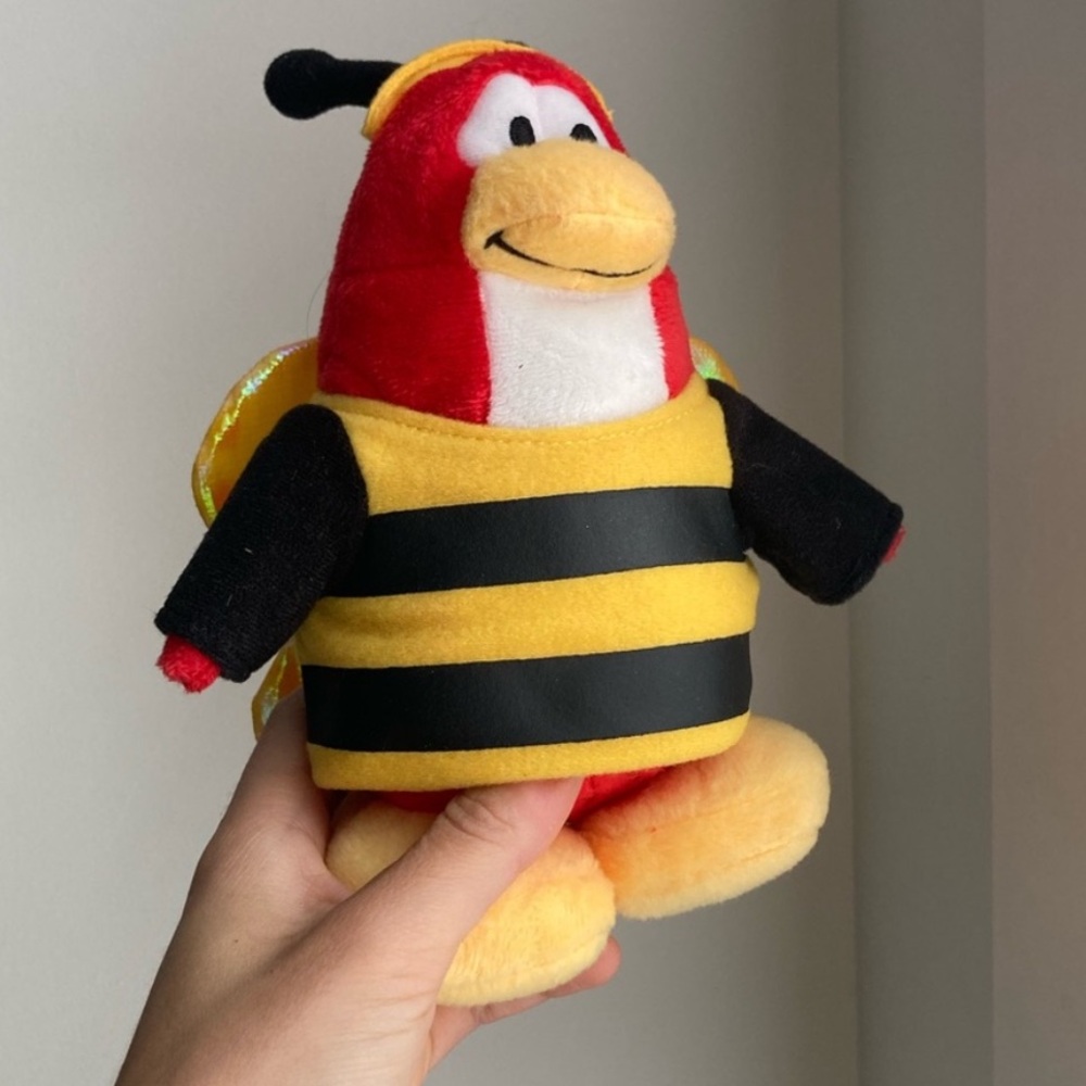 Club penguin bumble bee plush